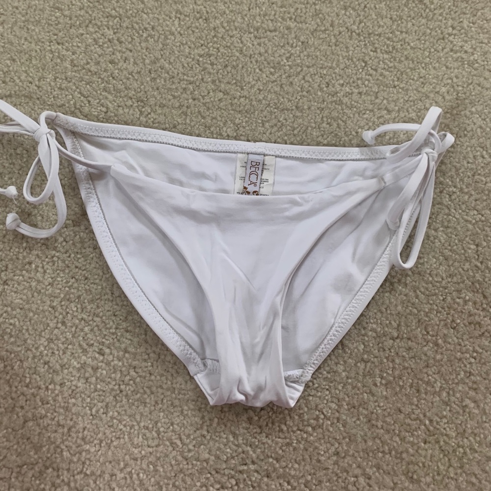 white bikini bottoms size small